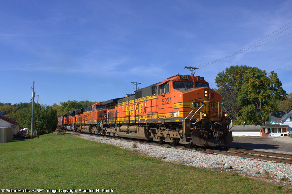 BNSF 5221 East